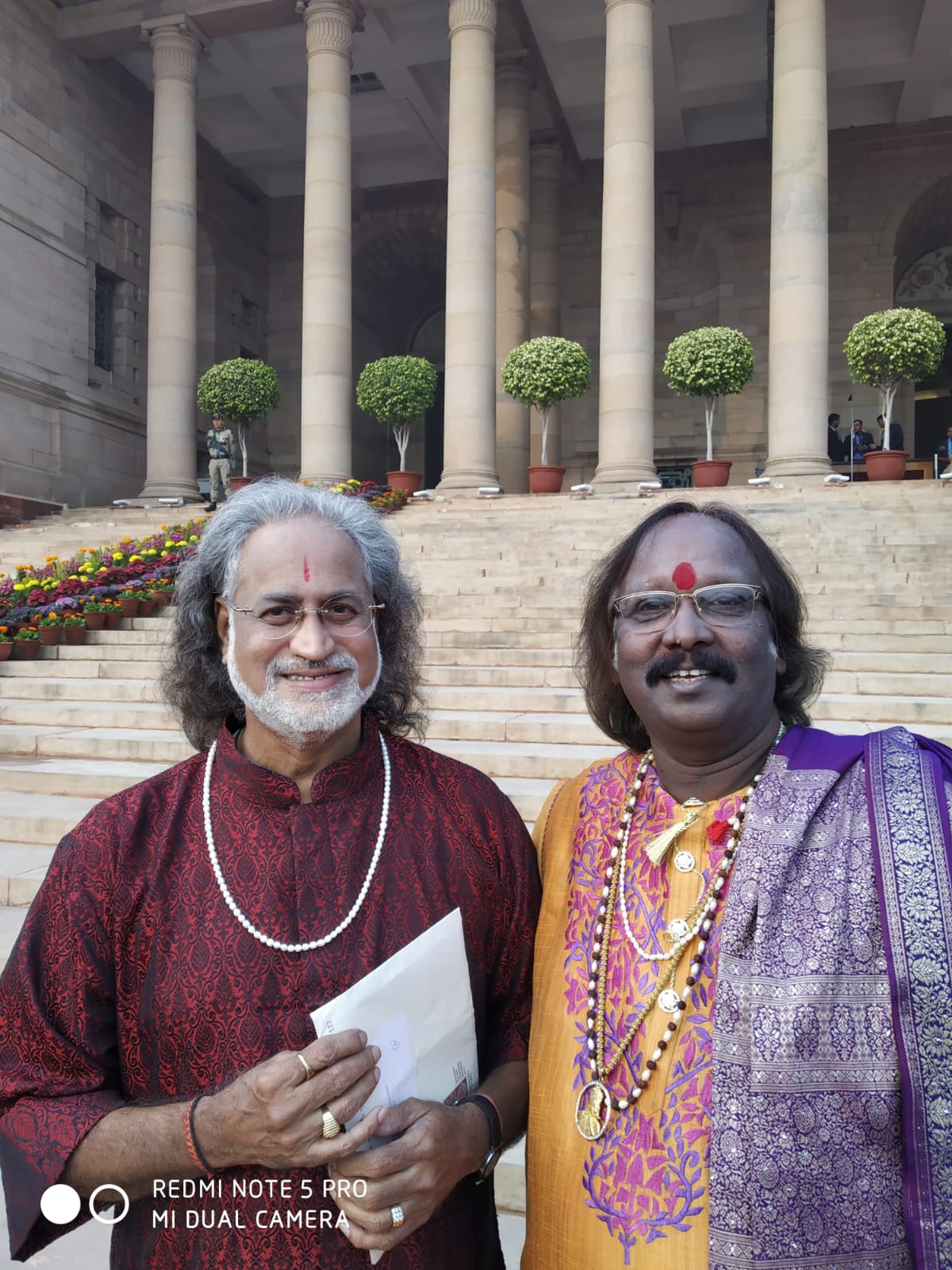 Guru Ji with Pt Vishwa Mohan Bhatt